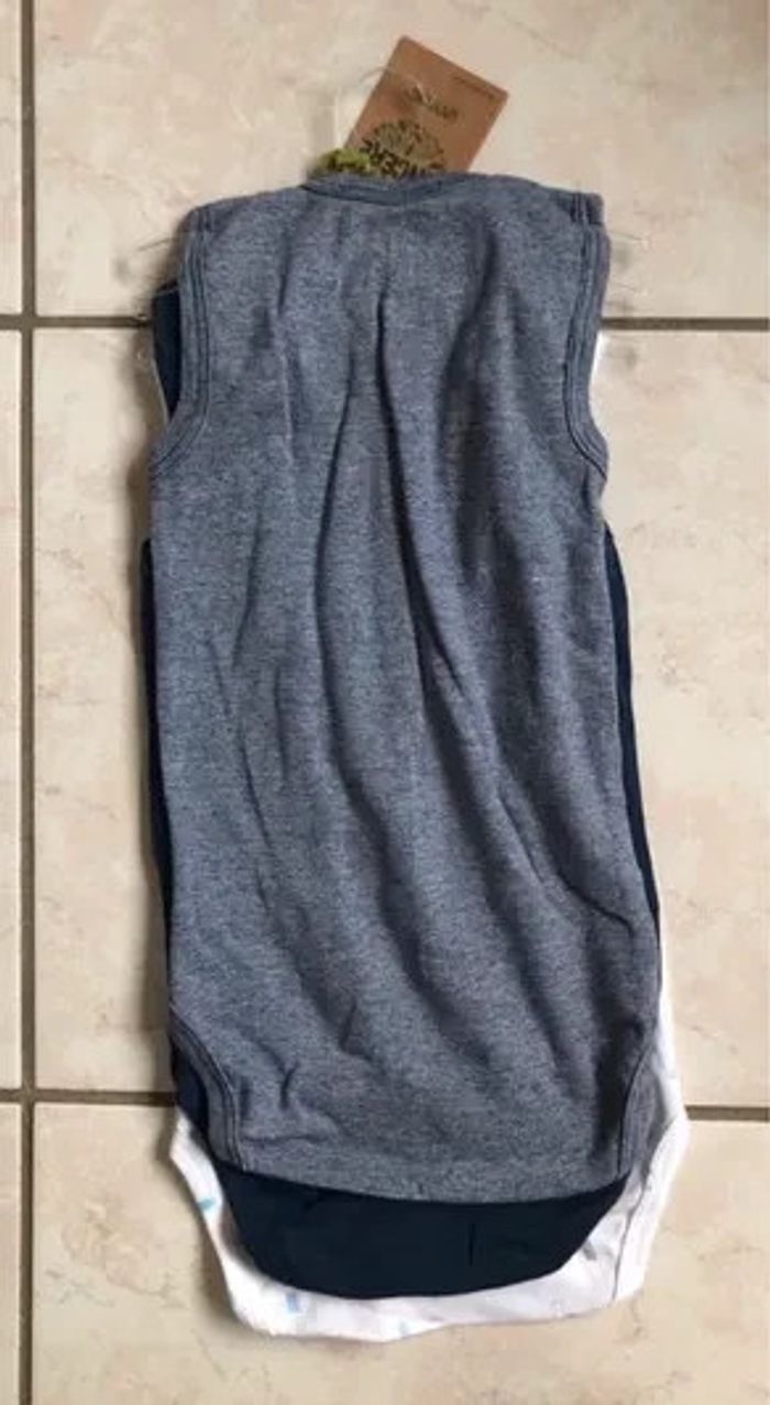 Lot de 3 Bodies sans manches Sincere coton bio garçon T 18 mois neufs dans emballage - photo numéro 2