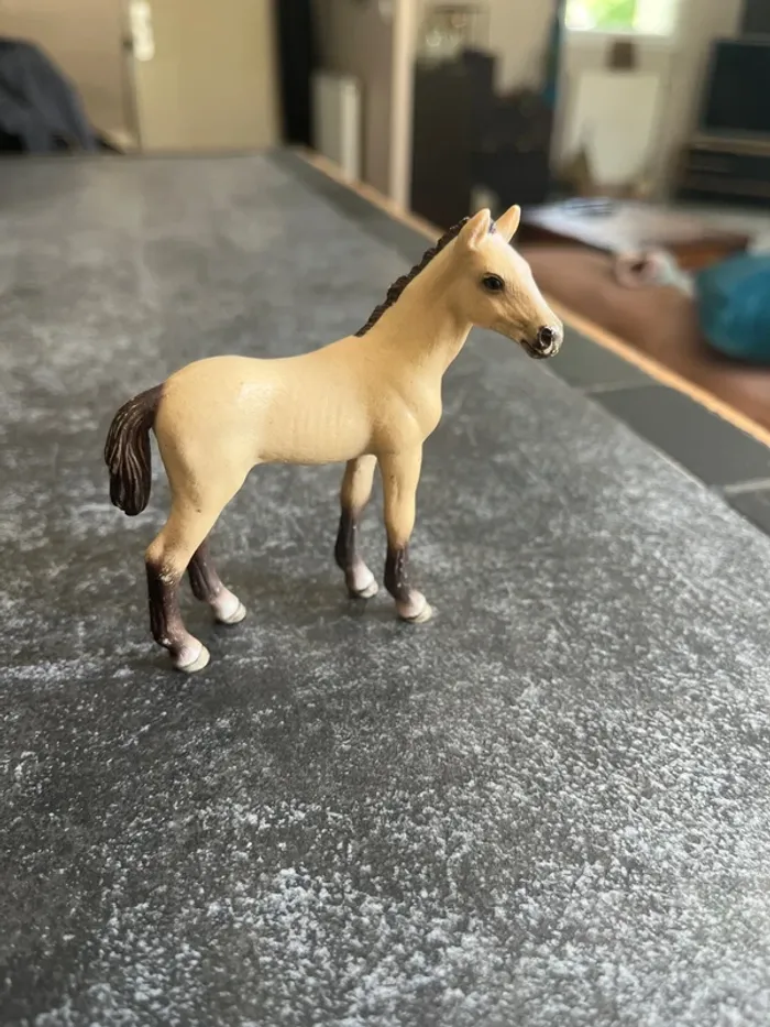 Poulain Akhal-Teke schleich