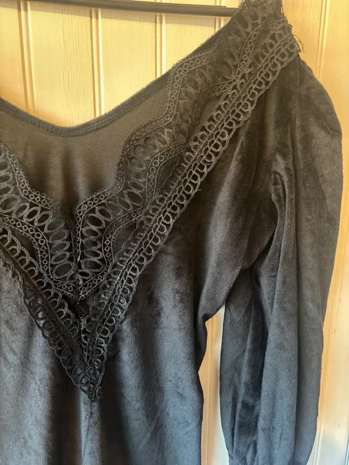 Robe noire col V - photo numéro 2