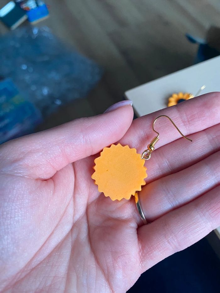Jolie boucles d’oreilles fleurs style tournesol - photo numéro 3