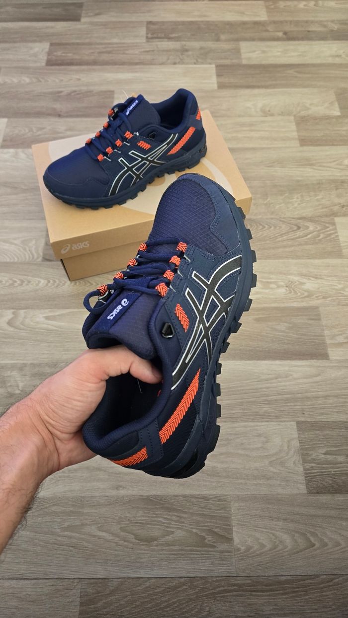 Baskets Asics – pointure 41.5 – neuves avec étiquette - photo numéro 3