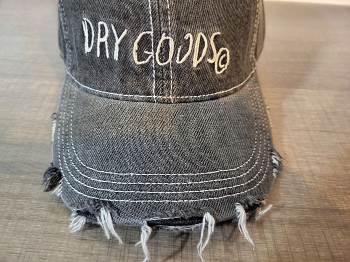 Casquette collab H&M et jean Michel Basquiat - photo numéro 6