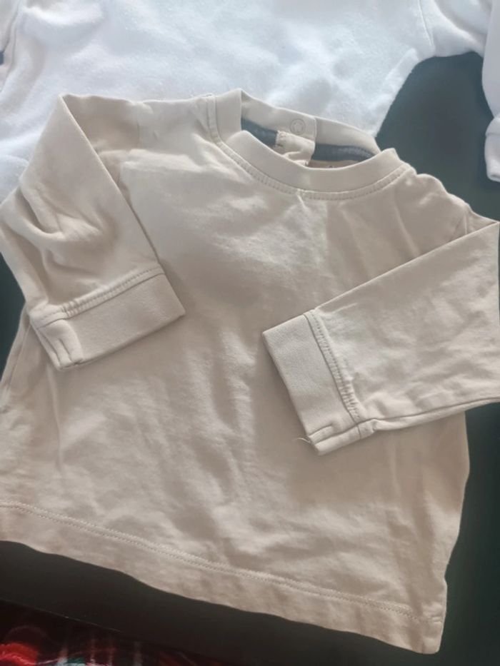 Lot de 2 tee shirt manches longues 3 mois - photo numéro 2