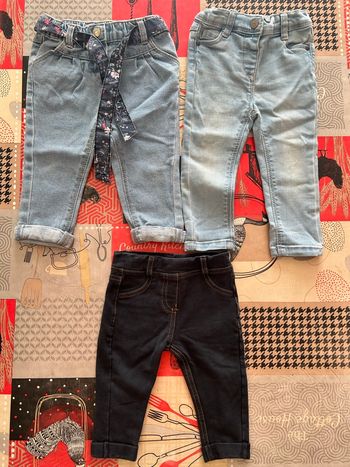Lot jeans fille 9 mois