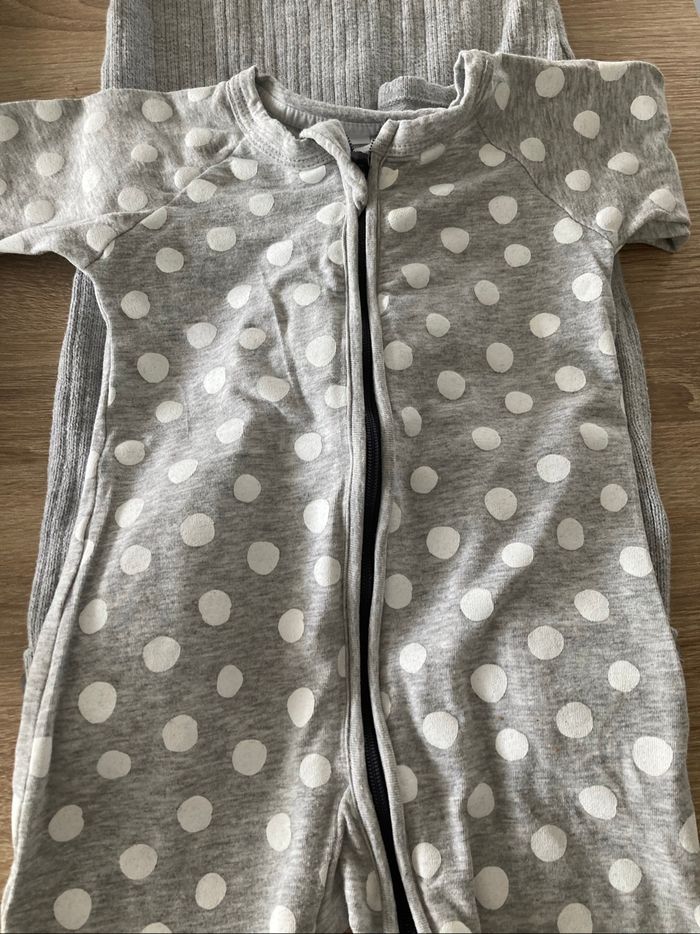 Lot de pyjamas - photo numéro 2
