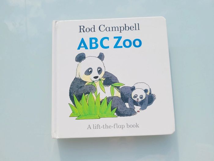 Livre imagier animé de flaps en anglais ; 🦥 ABC Zoo 🐼 - photo numéro 2