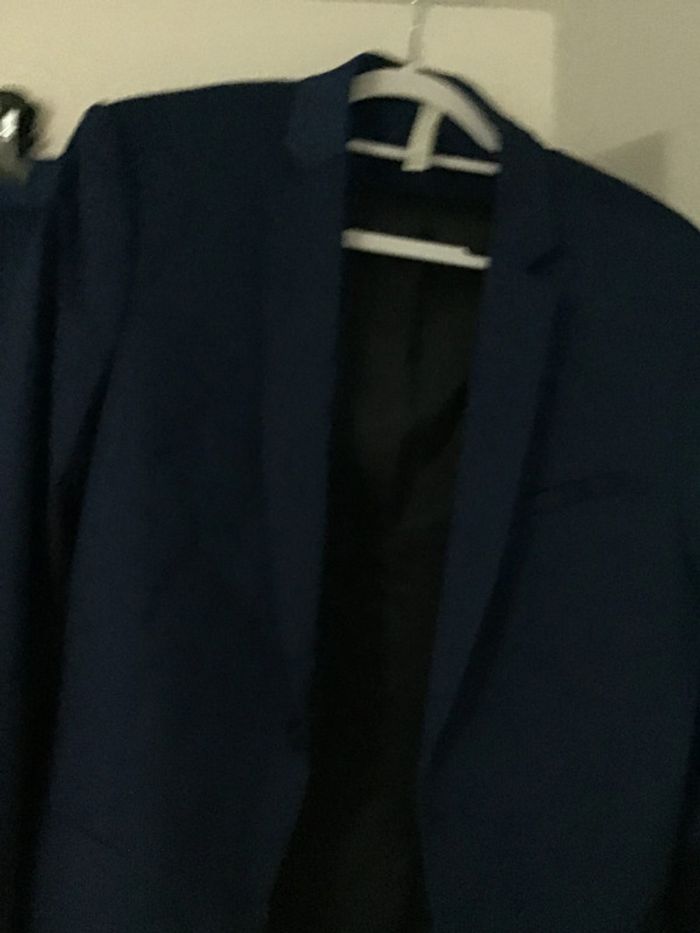 Costume  homme Zara veste T 48 pantalon T 40 porte 1 fois très très bon état - photo numéro 2