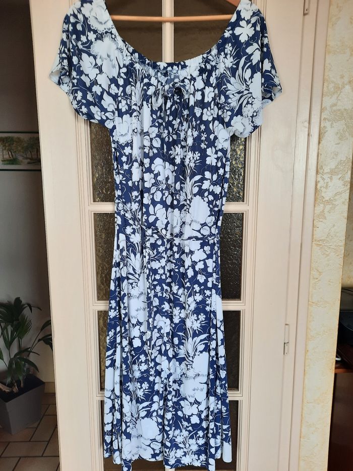 Robe mi-longue - photo numéro 2