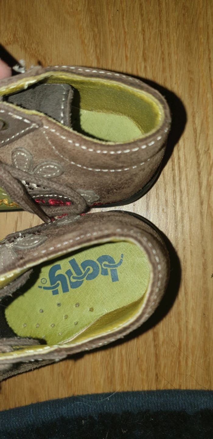 Chaussures neuves 19 - photo numéro 5