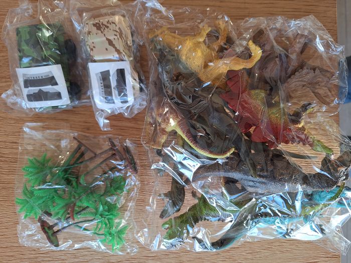 malette avec dinosaures "dinosaur paradise" - neuf - photo numéro 3