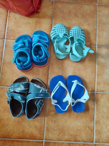 Lot 4 chaussures garçon d'été 