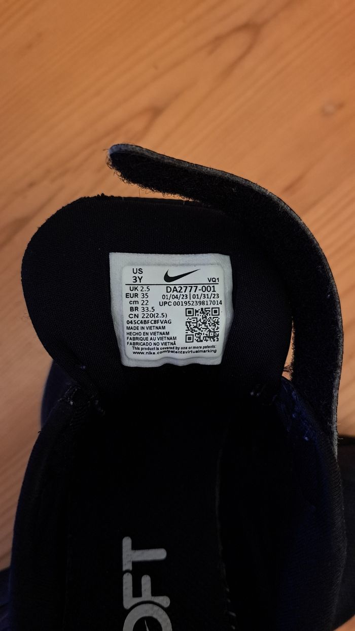 Baskets Nike taille 35 - photo numéro 3