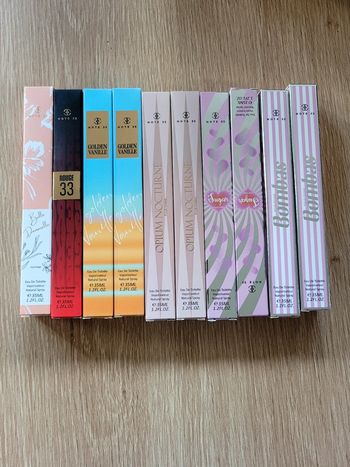 Lot de 10 parfum neuf jamais utilisé