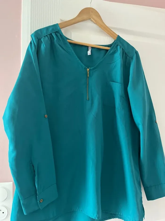 Blouse bleue canard