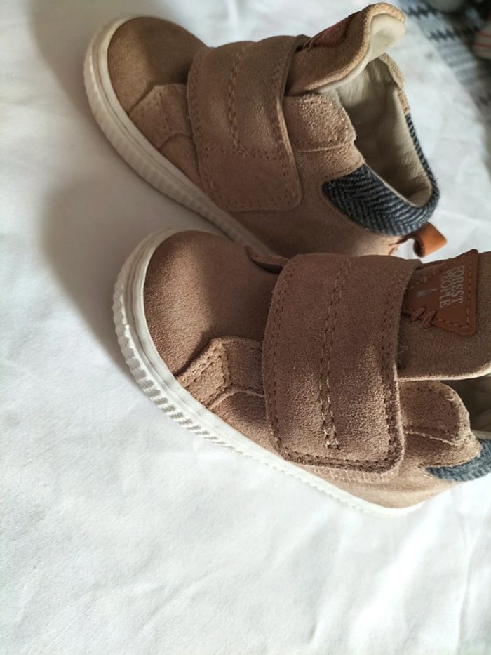 Chaussures taille 20 - photo numéro 3