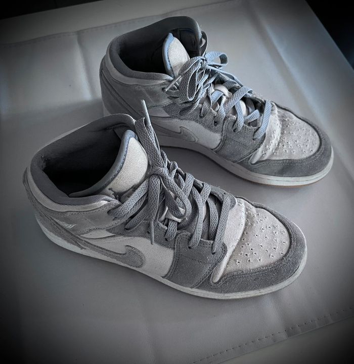 Baskets de Nike air Jordan 1 mid en taille 39