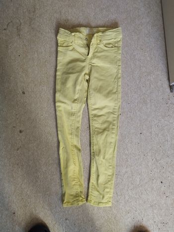 Jean jaune fille taille 7 ans bon état 1.80