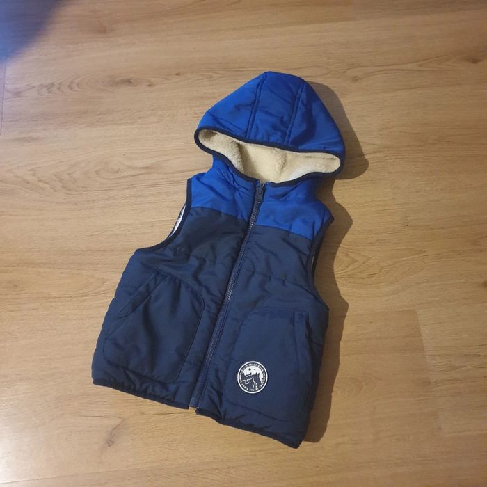 💚 Doudoune sans manches bicolore à capuche fourrée - Bleu marine
3 ans Kiabi #emyfleury_3ansgarçon - photo numéro 2