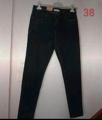 Jeans neuf taille haute femme.38..