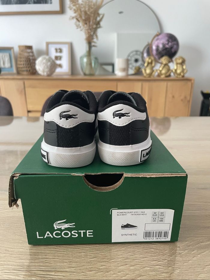 Baskets Lacoste pointure 22 - photo numéro 4