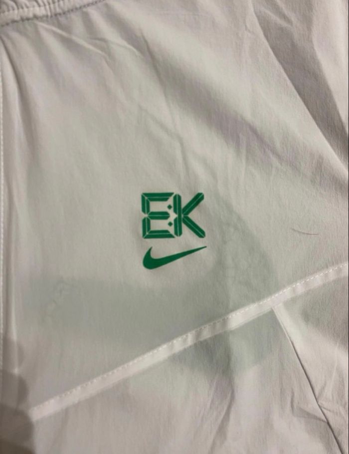 Nike Impossibly Light EK Windrunner - photo numéro 4