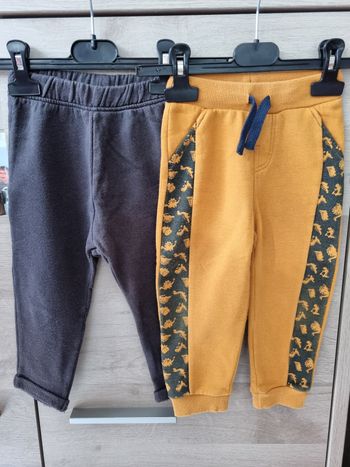 Lot 2 joggings kiabi et in extenso 24 mois