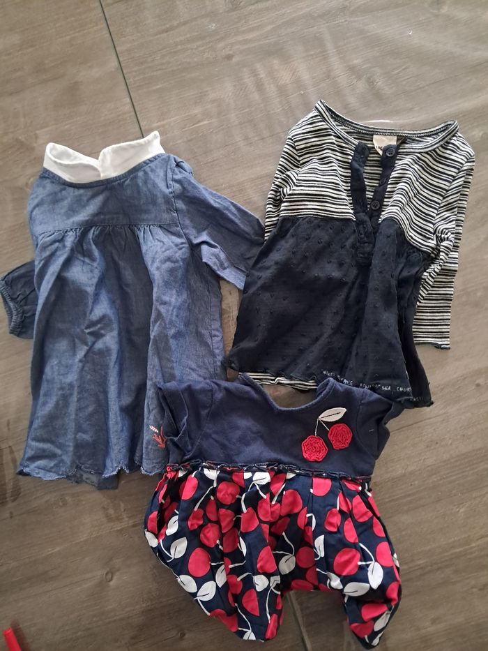 Lot gilets et robes bébé 1 mois, 10 pièces