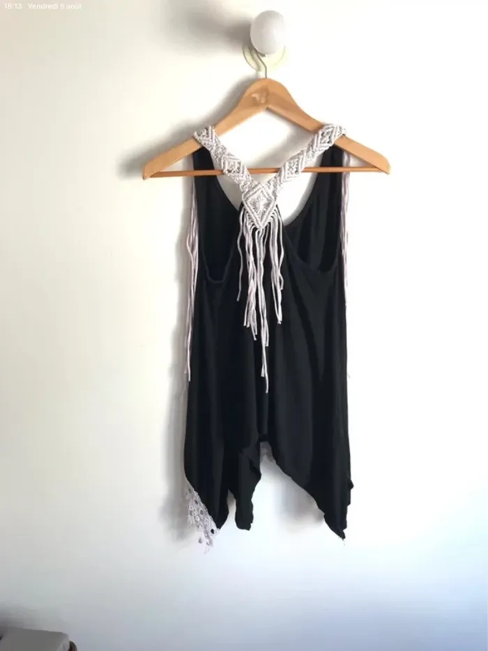 Haut noir en viscose dos nu à franges blanches taille 36 - photo numéro 7