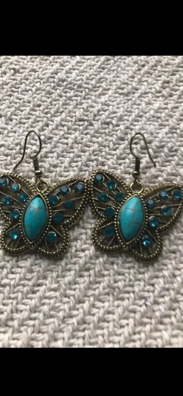 Magnifique paire de boucles d’oreilles papillons avec strass et turquoise - photo numéro 8