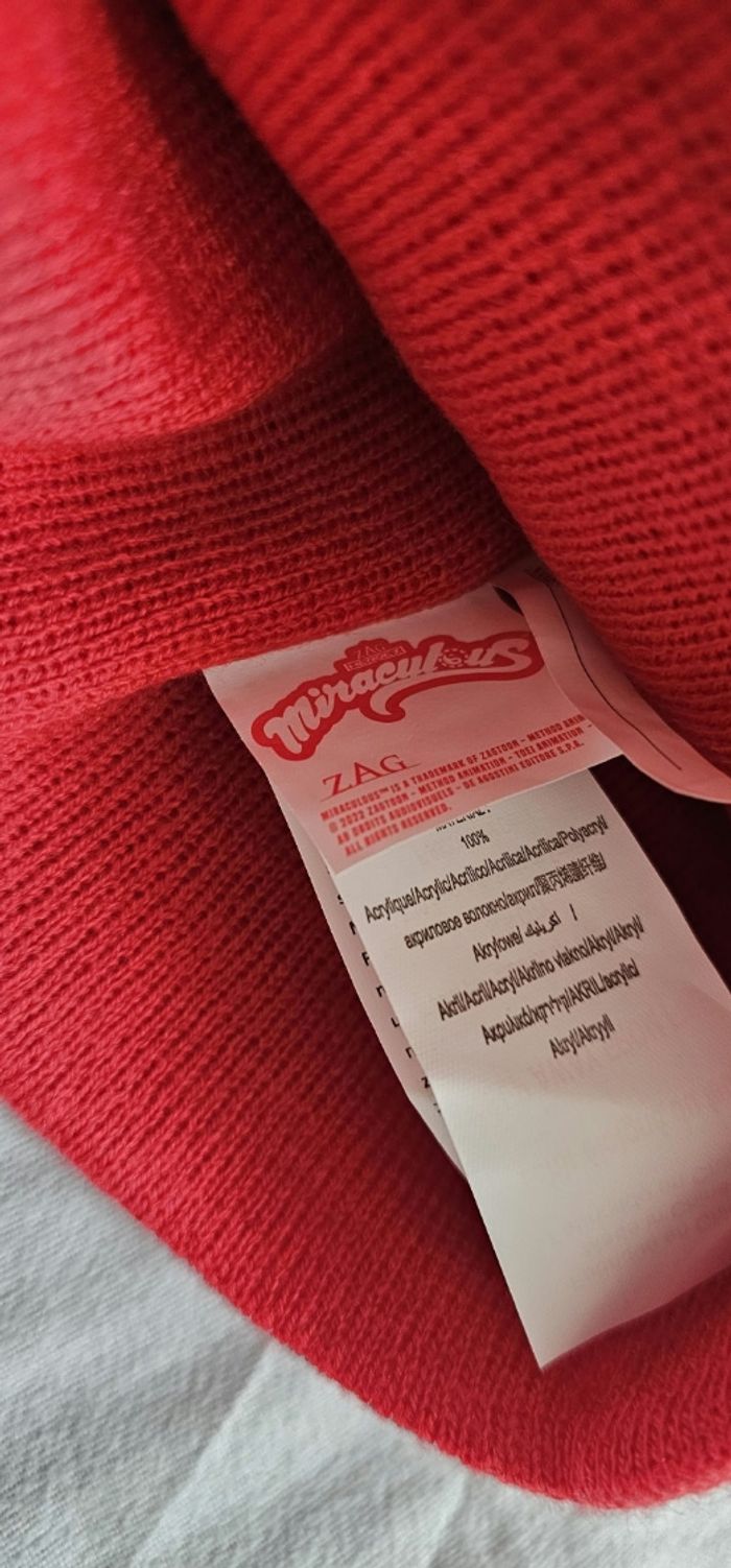 Ensemble neuf bonnet et gants Miraculous Ladybug –Girl Power - photo numéro 4