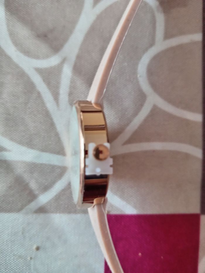 Montre femme - photo numéro 2