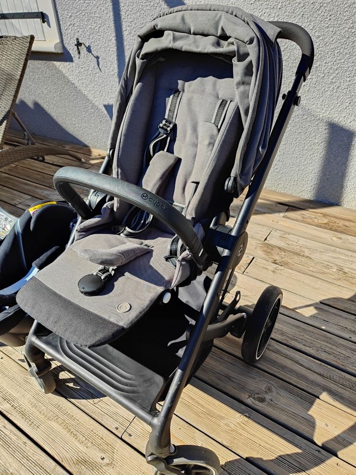 Poussette balios s lux Cybex + cosy Aton 5 + base isofix
