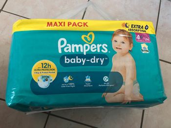 Lot de 94 couches Pampers baby dry taille 4+ neufs ds emballage