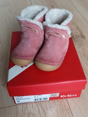 Bottes / Bottines fourrées - chaussures bébé fille Kickers Sofur Rose - Taille 18