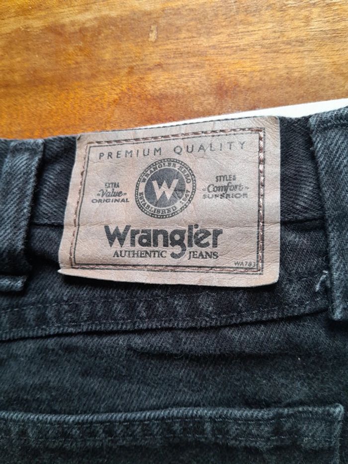 Jean Wrangler Relaxed Fit 38×30 - photo numéro 3