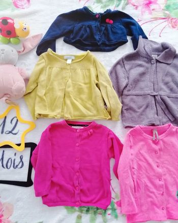 Joli Lot de 5 gilets 12 mois fille