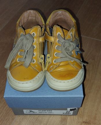 Chaussures garçon taille 22