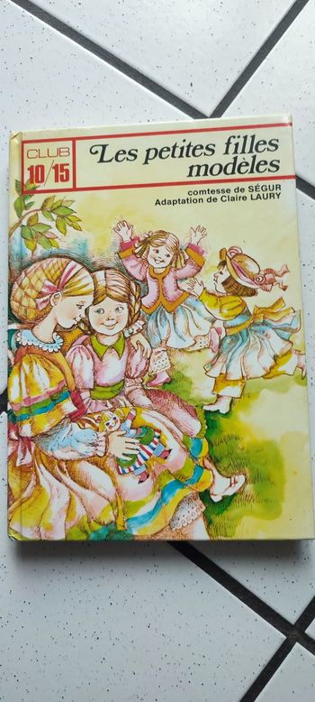 Les petites filles modèles