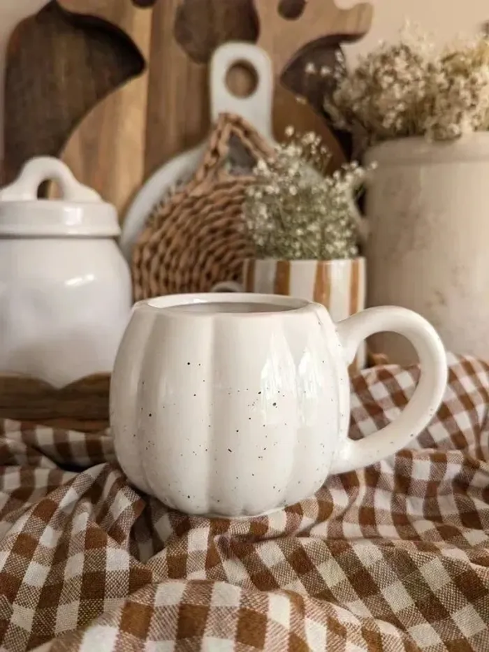 Jolie tasse mouchetée en céramique en forme de citrouille - NEUVE Neuf sans étiquette - photo numéro 3
