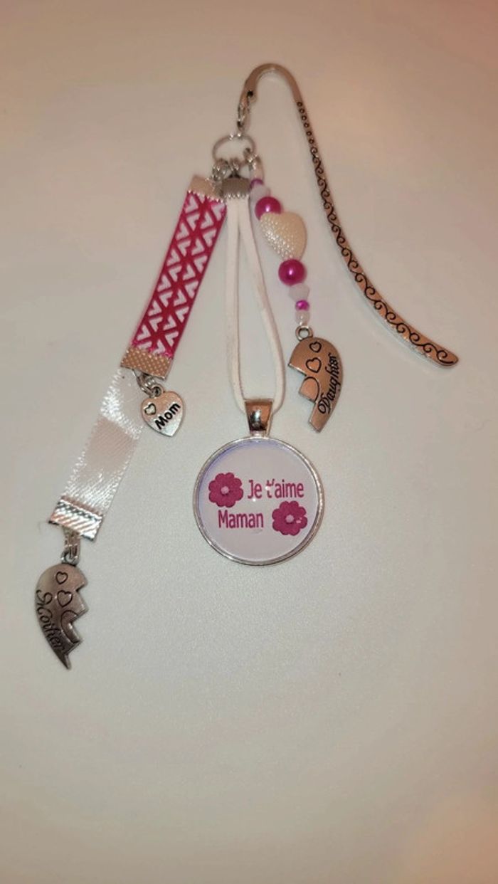 Cadeau maman, bijoux de sac ou marque page " je t'aime maman"