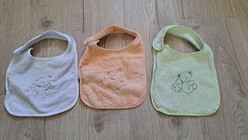 Lot 3 bavoirs TBE