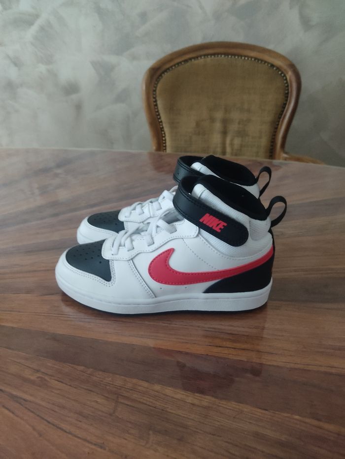 Baskets Nike T 31.5 - photo numéro 2
