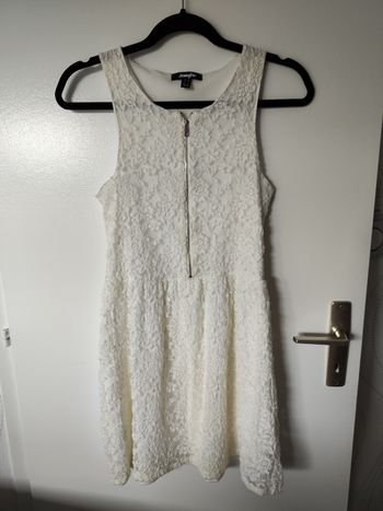 Robe écru en dentelle