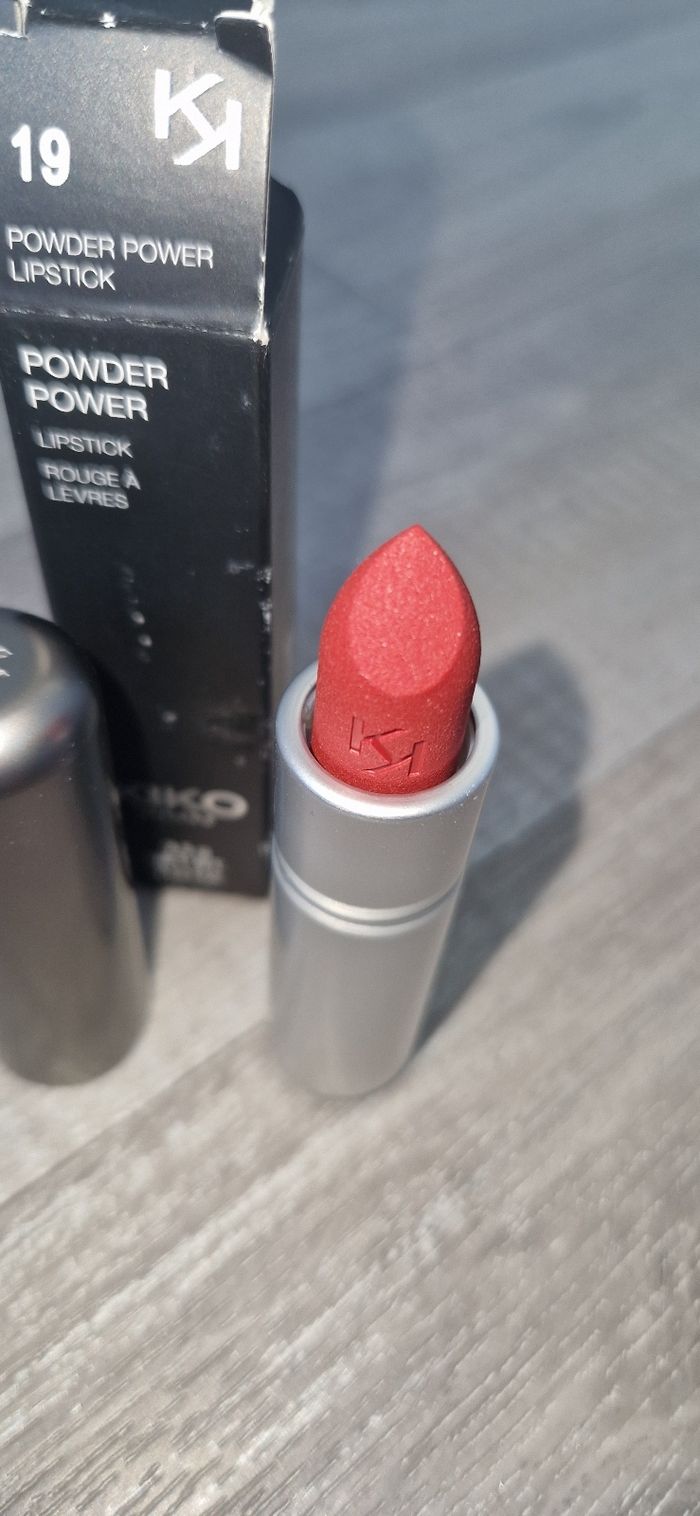 Rouge a levres mat kiko Teinte 19 - photo numéro 5