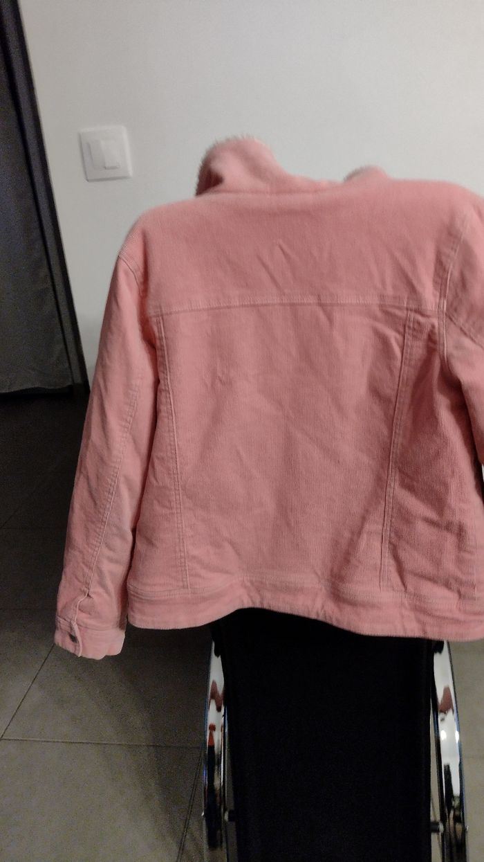 Veste chaude en velours rose. - photo numéro 2