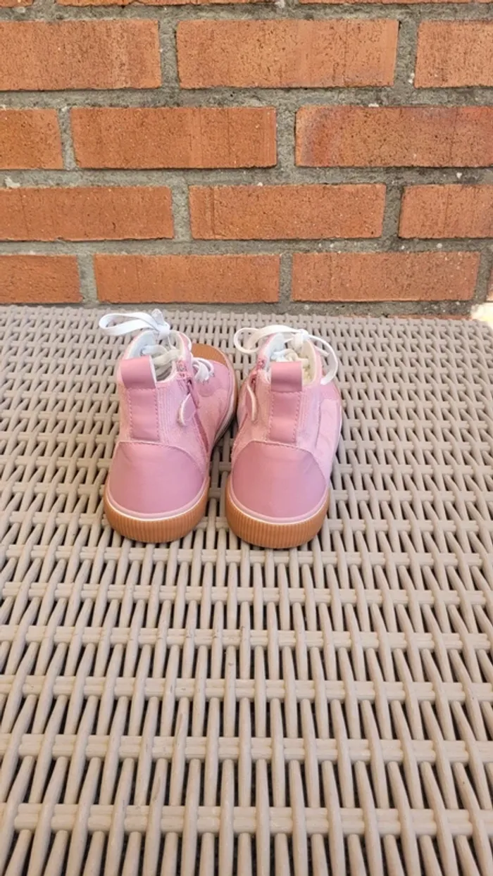Baskets taille 34 - photo numéro 3