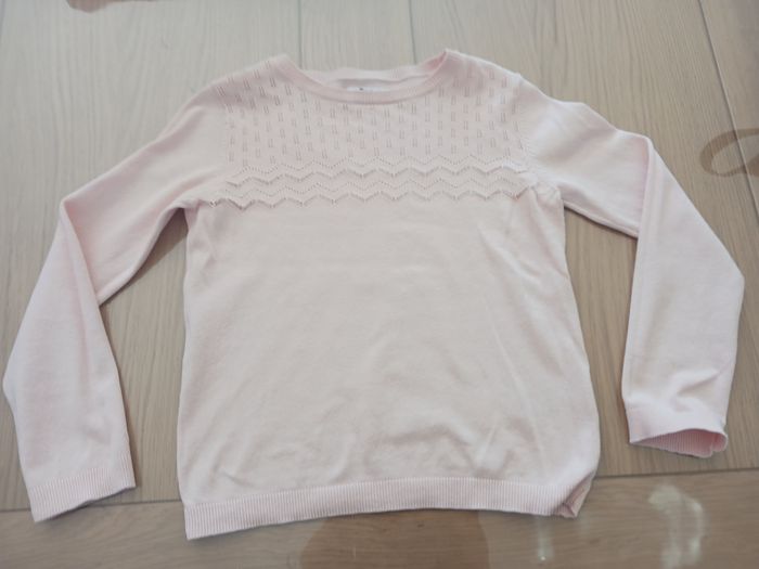 Pull rose pâle