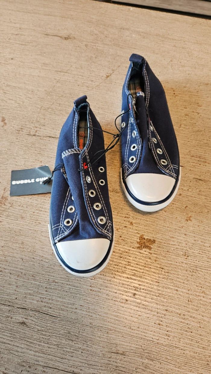 Basket basse bleu fonce et blanche, sans lacet, Bubble Gum, 34, neuve - photo numéro 4