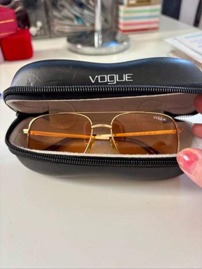 Lunettes de soleil Vogue x Gigi Hadid - photo numéro 3