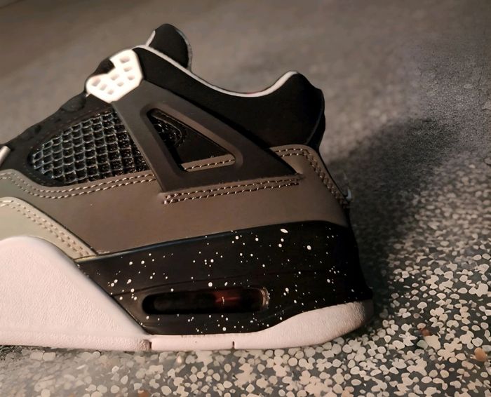 Black friday Jordan 4 rétro   taille 42 neuve avec étiquettes 🏷 - photo numéro 7